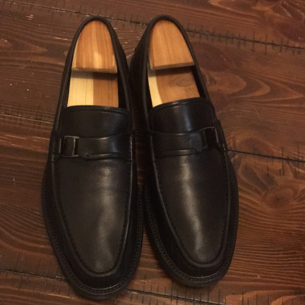 Ferragamo dress shoes. Size 11. Black